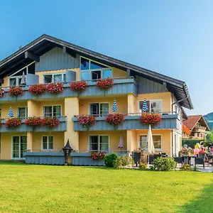 https://hotel-neudeck.com-bavaria.com